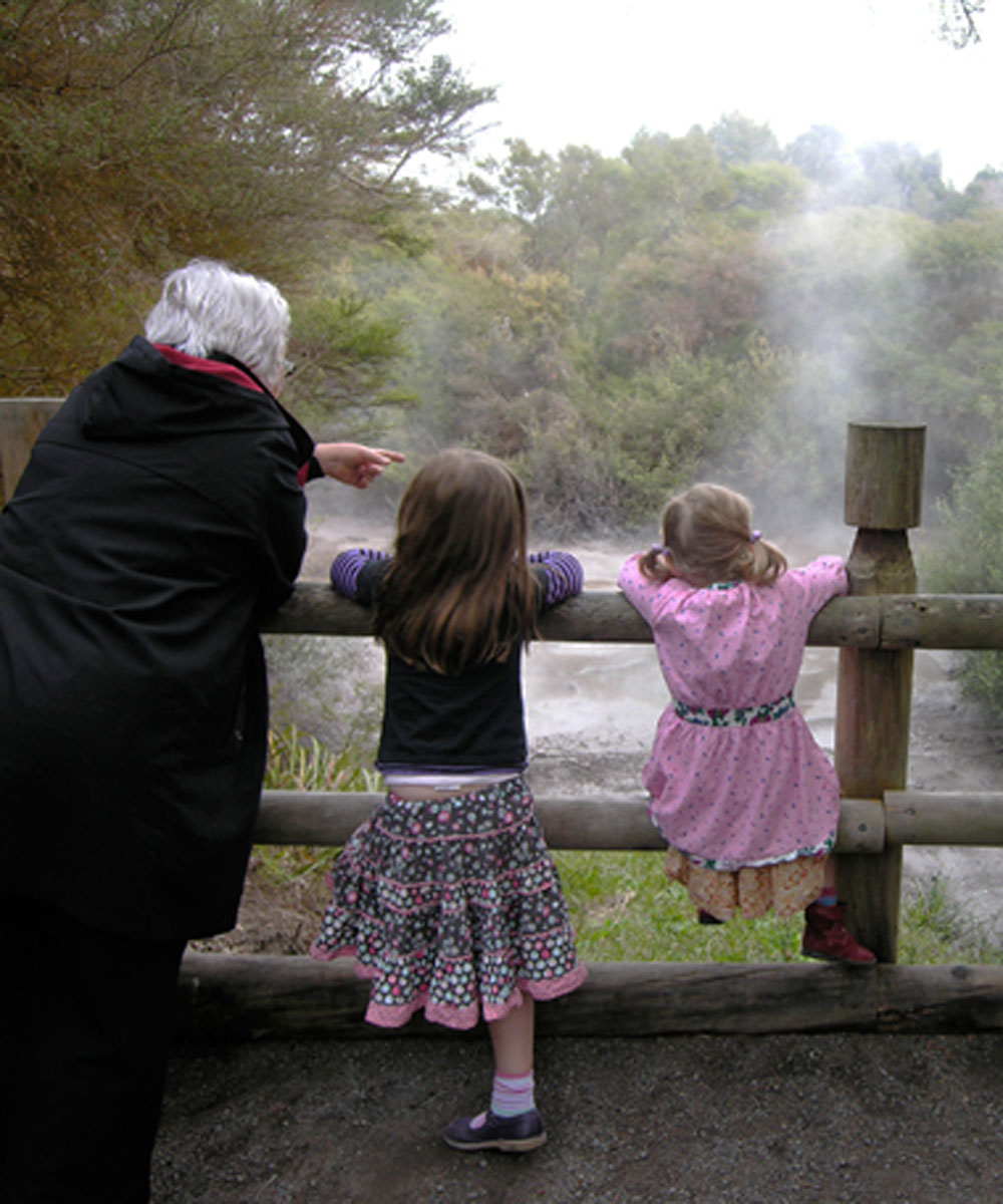 Sue, Vita and Poppy at Whakarewarewa